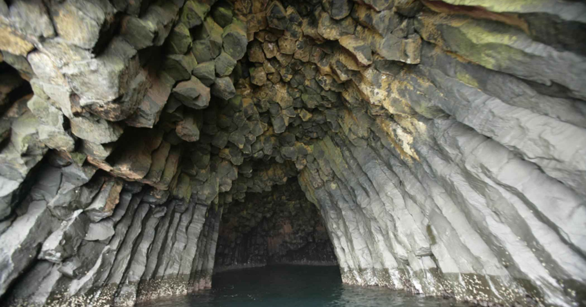 Fingal Cave ประเทศสก็อตแลนด์
